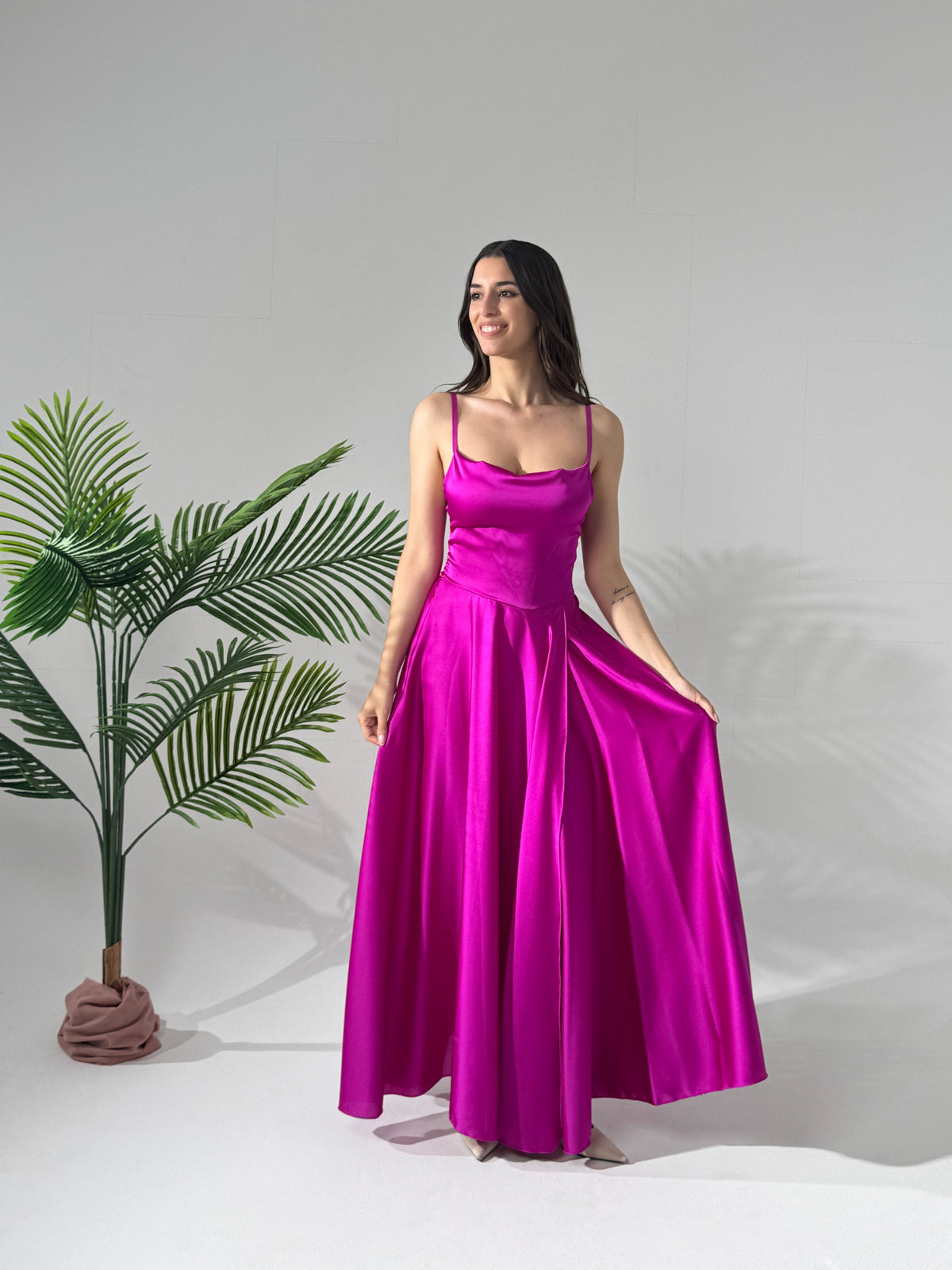 Abito elegante lungo con spaccatura laterale Maria