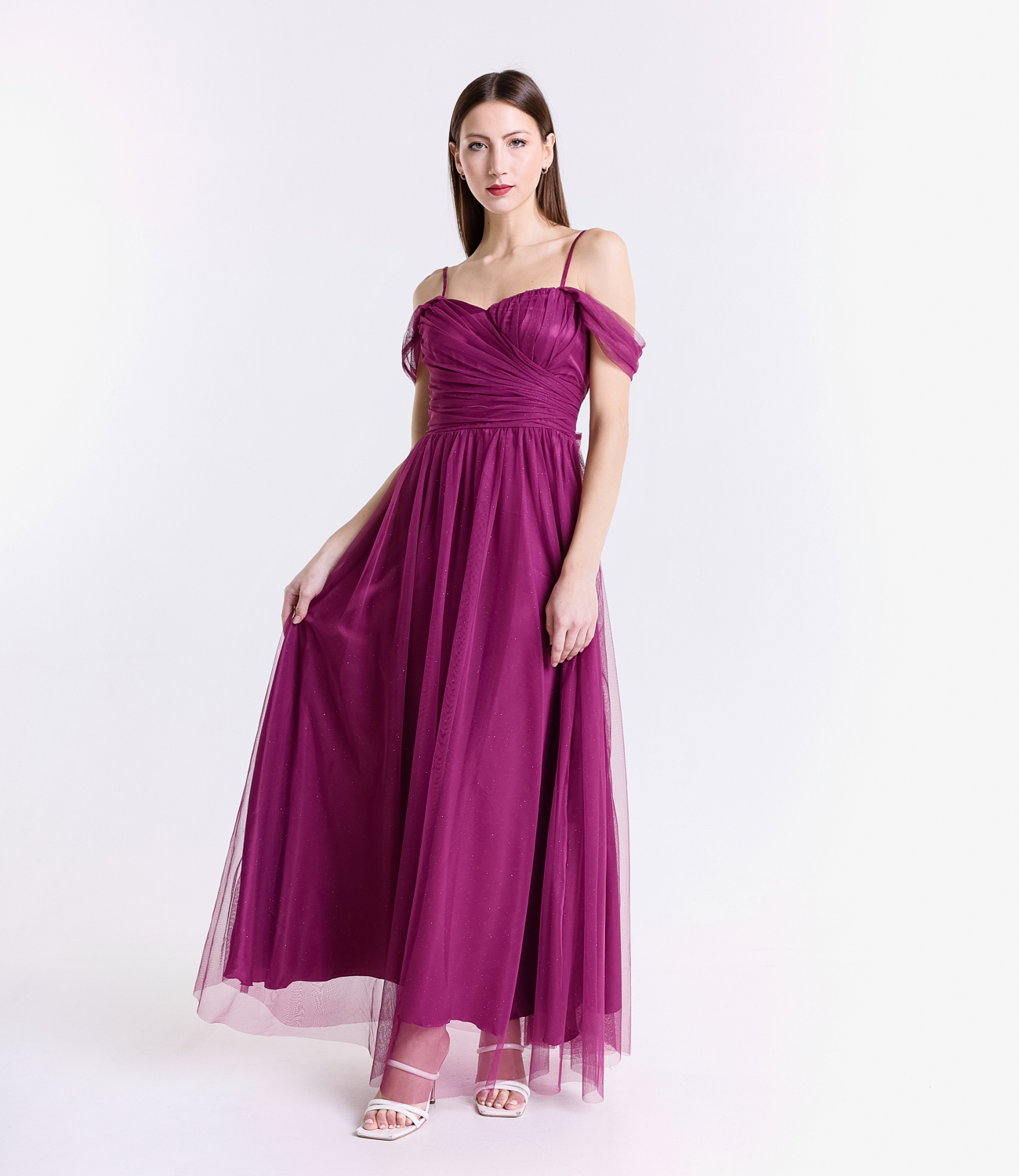 abito da matrimoniotulle lungo scollatura off the shoulders dettagli raffinati cerimonia elegante abito da sposa